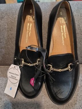 Time and Tru Ladies Black Memory Foam Loafers with Gold Bit Detail